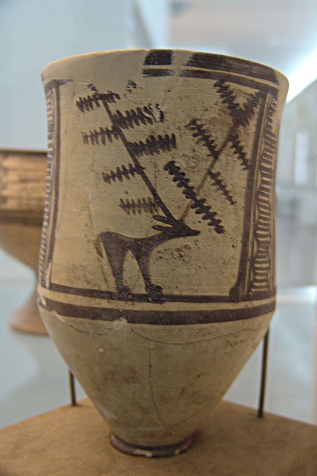 Drinking cup with decorating goat or deer
